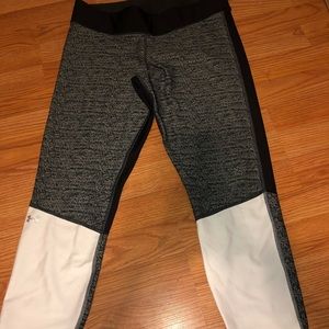 Under Armour cropped leggings